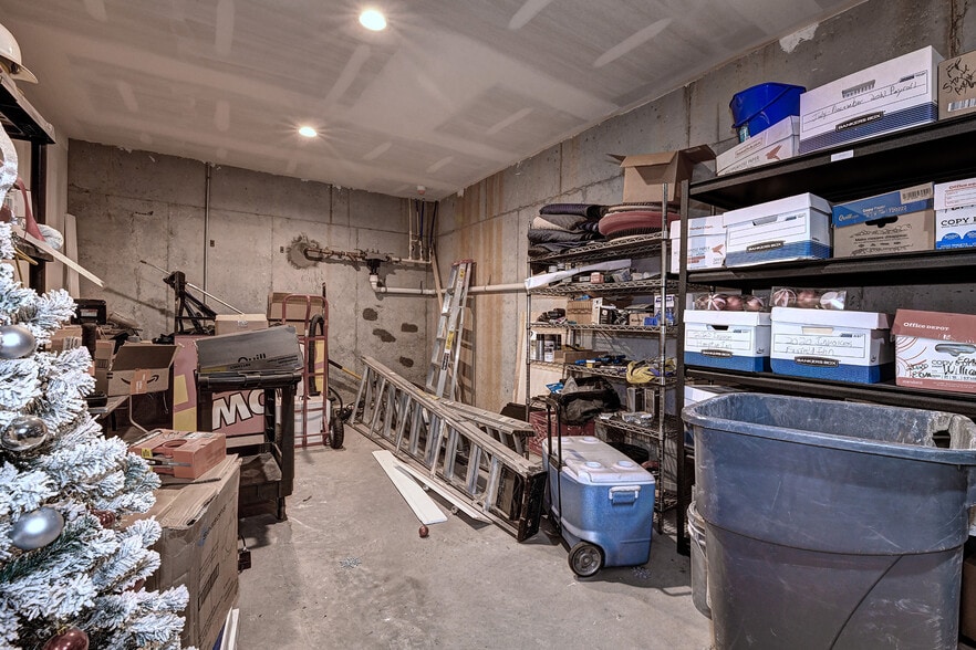 More Photos Of 10609-10611 Watterson Center Ct, Louisville Office For Sale