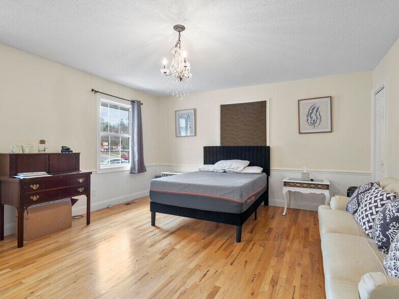 More Photos Of 20 Sardis Rd, Asheville Office For Lease