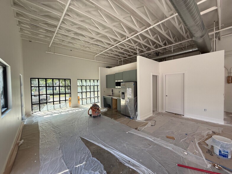 More Photos Of 5602 Clay Ave, Austin Loft Creative Space For Lease