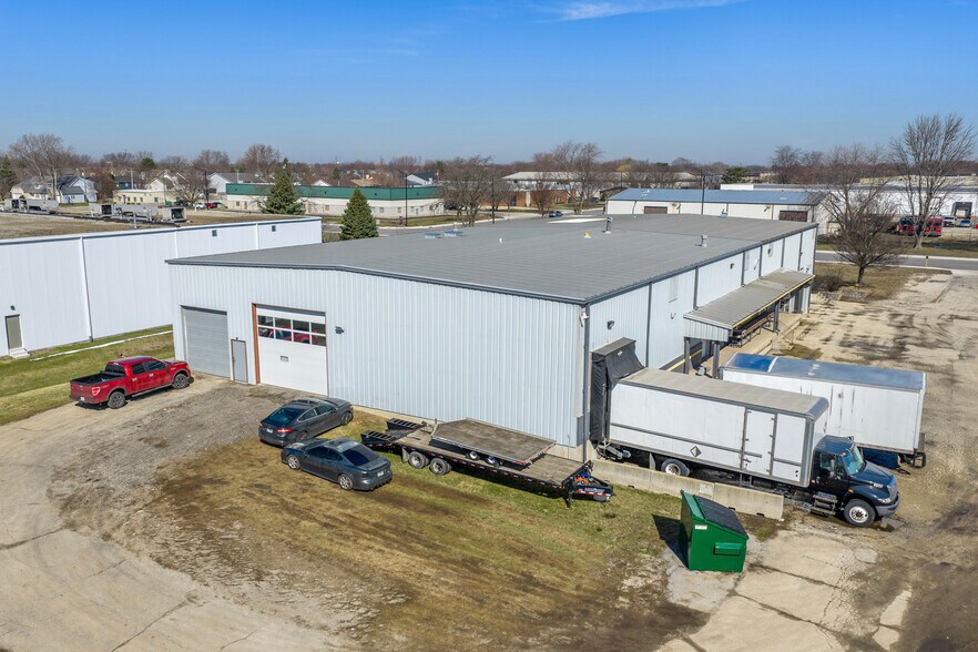 More Photos Of 1005 Geneva St, Shorewood Warehouse For Sale