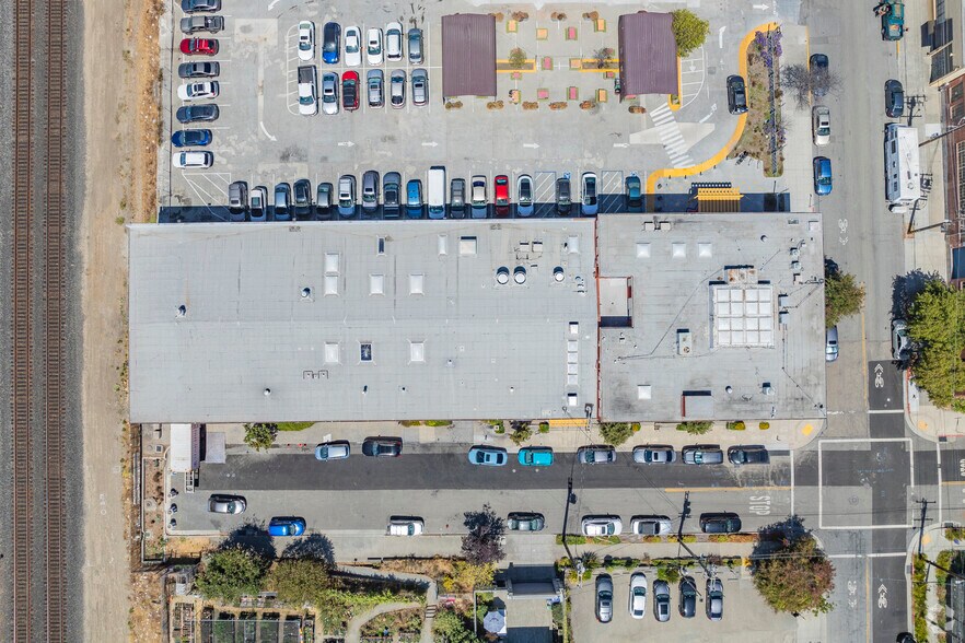 More Photos Of 2390 4th St, Berkeley Office For Lease