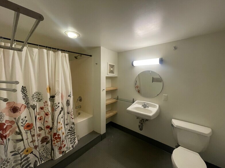 More Photos Of 1091 Calcot Pl, Oakland Office For Lease