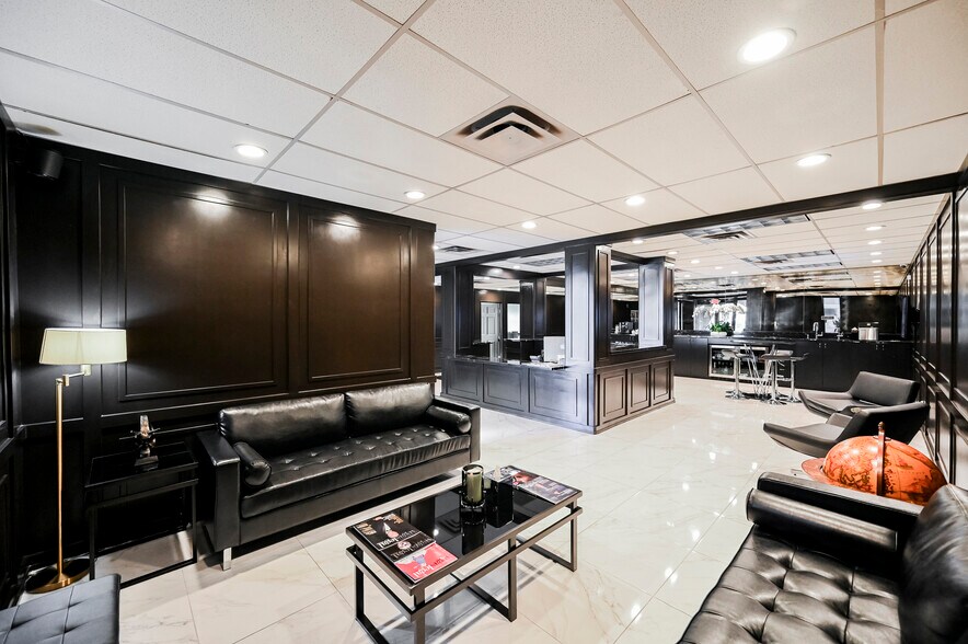 More Photos Of 630 S 3rd St, Las Vegas Office For Sale