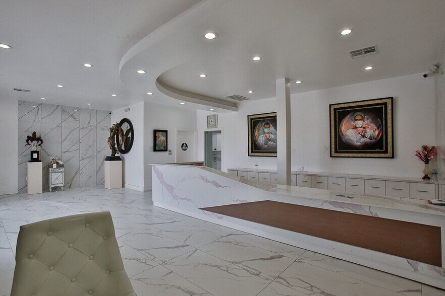 More Photos Of 12372 Garden Grove Blvd, Garden Grove Medical For Sale