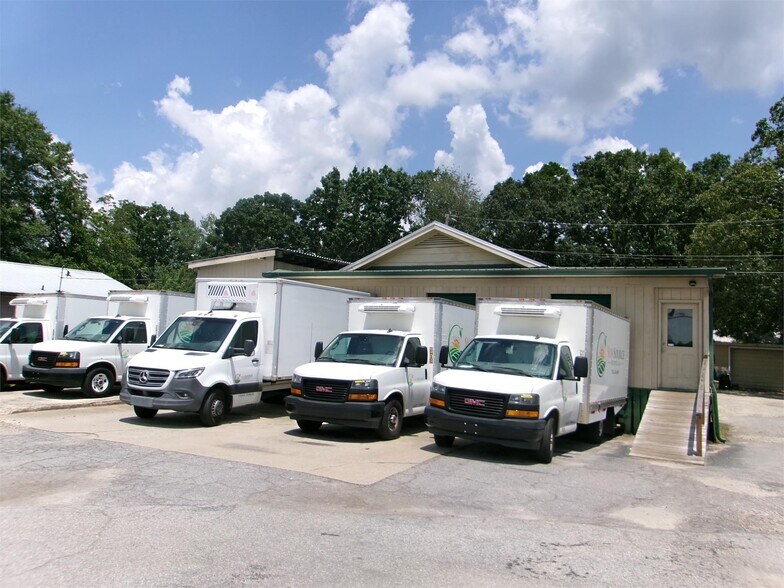 More Photos Of 1210 Atlanta Hwy, Bogart Flex For Sale