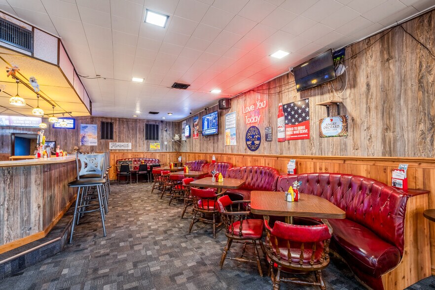More Photos Of 1600 State St, Blair Restaurant For Sale