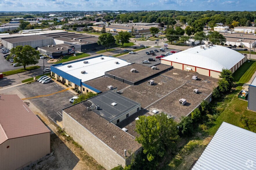 More Photos Of 1304 Valleyhigh Dr NW, Rochester Showroom For Sale