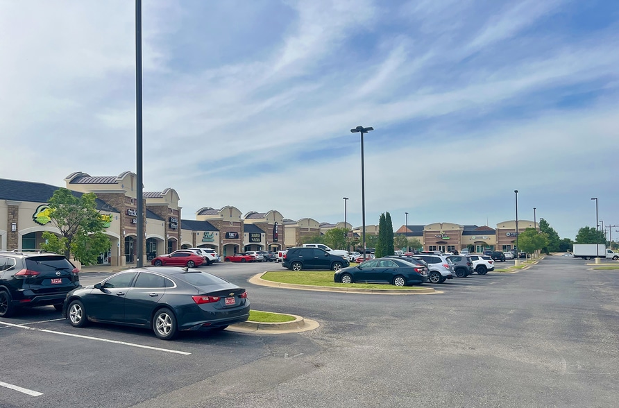 Primary Photo Of 14101 N May Ave, Oklahoma City General Retail For Lease