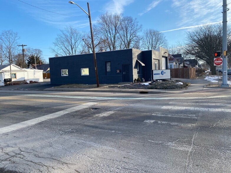 More Photos Of 2401 N Harding St, Indianapolis Flex For Sale