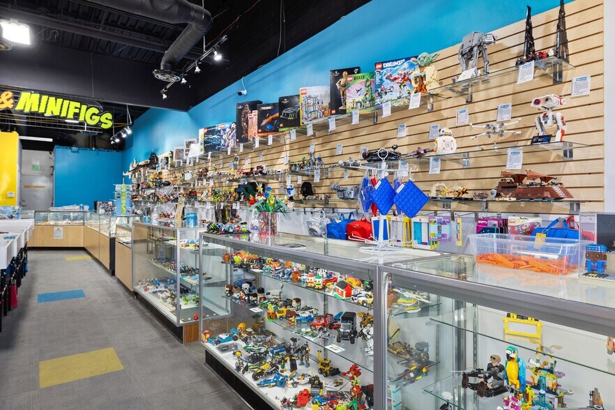 More Photos Of 1086 W South Jordan Pky, South Jordan Freestanding For Sale