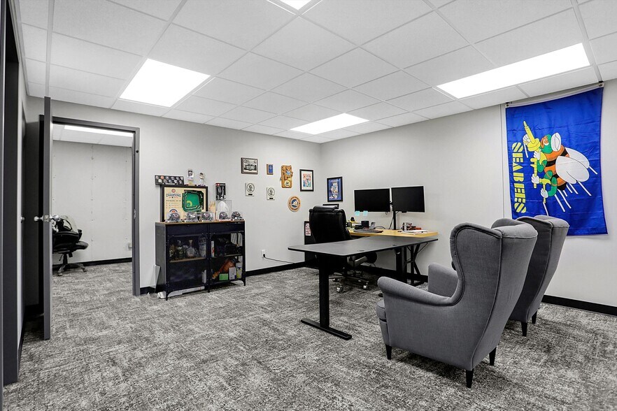 More Photos Of 615 Russell Ave, Indianapolis Medical For Sale