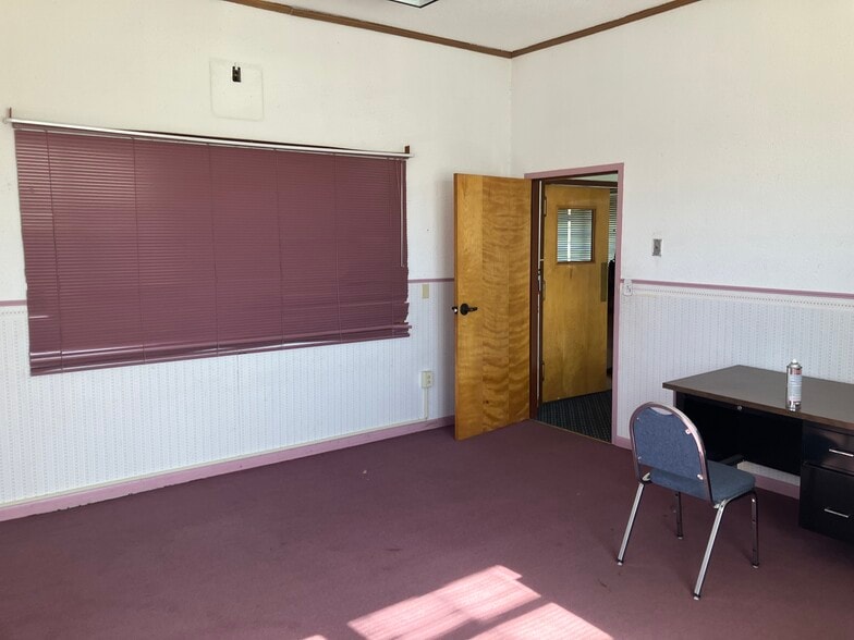 More Photos Of 1508 S 9th St, Ironton Lodge Meeting Hall For Sale