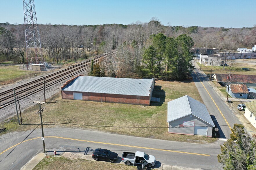 More Photos Of 300 Wilson Ave, Wakefield Sussex Self Storage For Lease