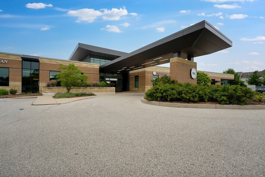 More Photos Of 1450 Farr Rd, Norton Shores Medical For Lease