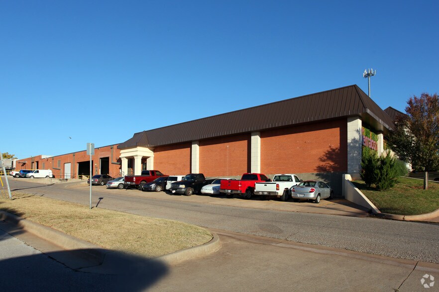 More Photos Of 4701 N Stiles Ave, Oklahoma City Light Manufacturing For Lease