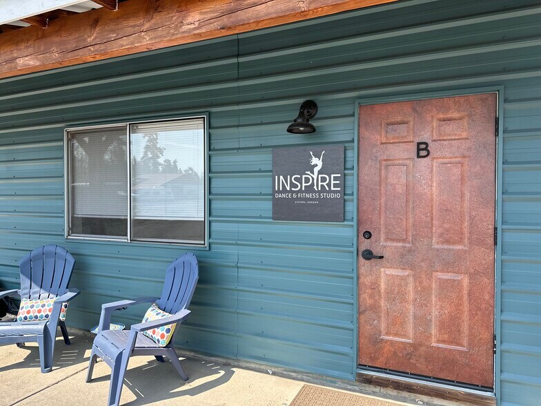 More Photos Of 592 N Sisters Park Ct, Sisters Flex For Sale