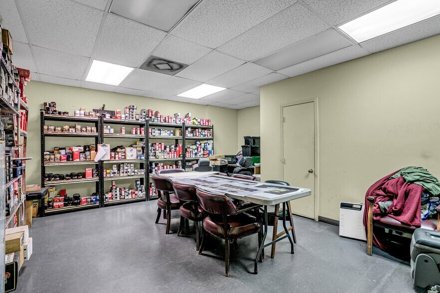 More Photos Of 1201 Poinsett Hwy, Greenville Auto Repair For Sale