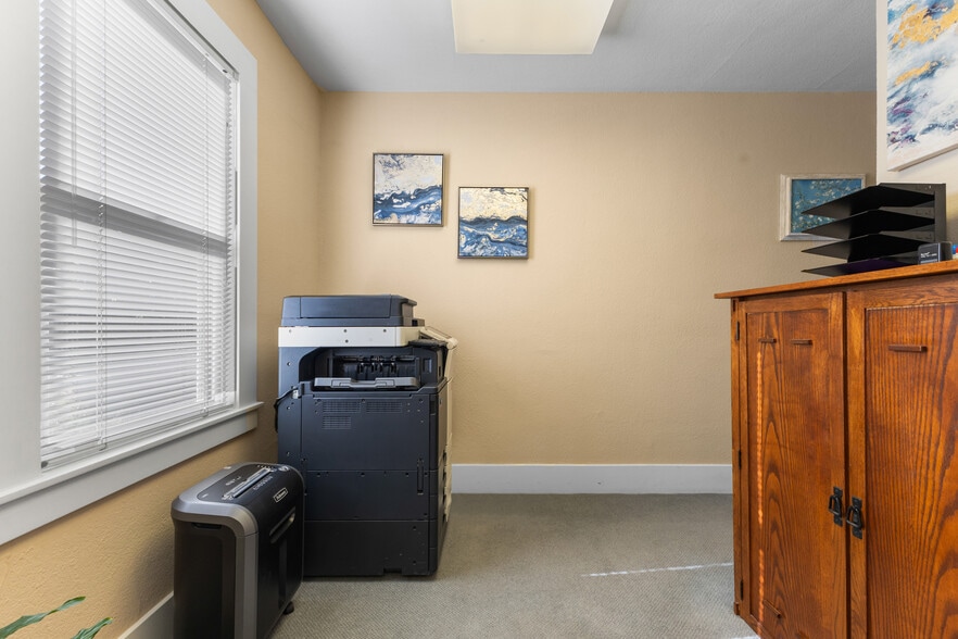 More Photos Of 700 College Ave, Santa Rosa Office For Sale