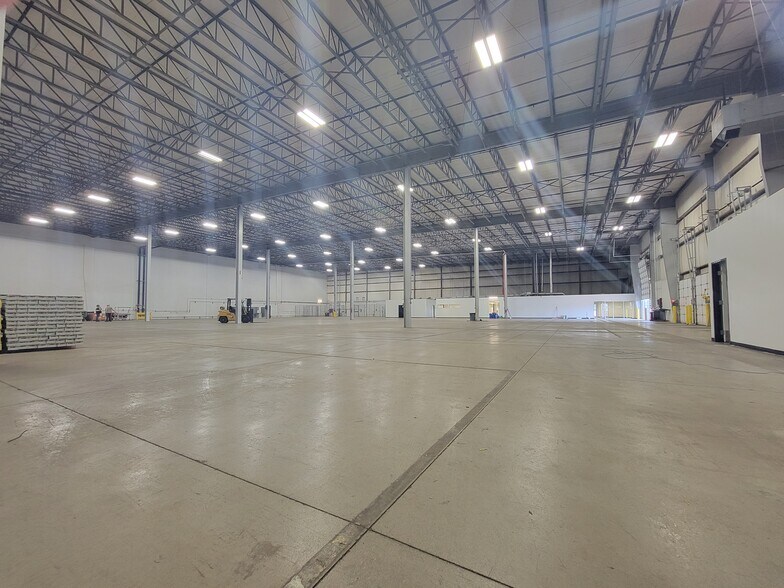 More Photos Of 725-729 Logistics Dr, Belvidere Warehouse For Sale