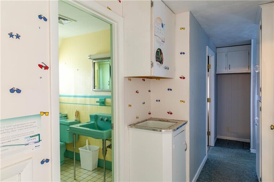 More Photos Of 5393 Post Rd, East Greenwich Office For Sale