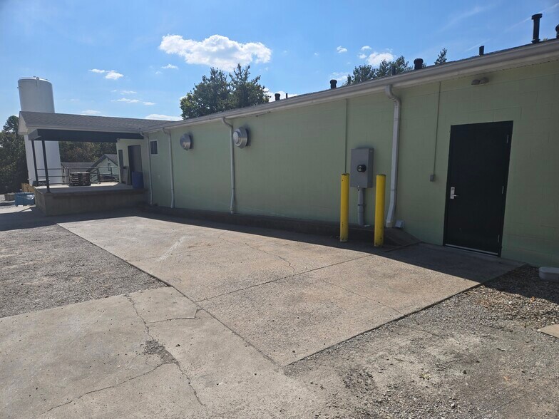 More Photos Of 5157 Taylorsville Rd, Finchville Manufacturing For Lease
