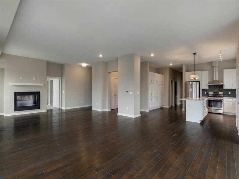 More Photos Of 10 2nd St SE, Minneapolis Apartments For Lease