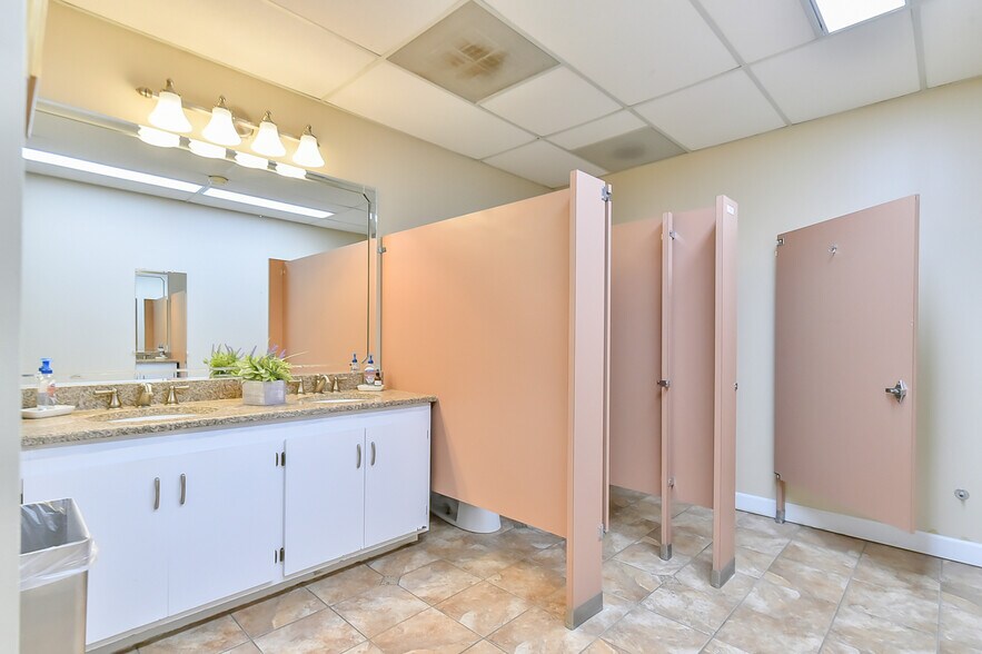 More Photos Of 300 Silver Cedar Ct, Chapel Hill Medical For Sale