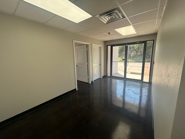 More Photos Of 1605 Cottonwood, Bay City Warehouse For Sale