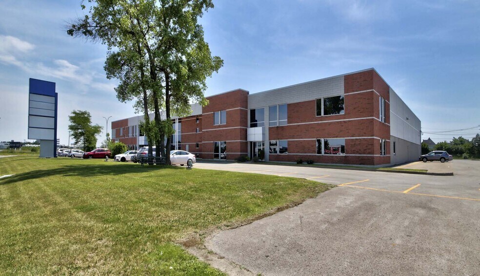 More Photos Of 3700-3720 Des Laurentides (A-15) Desste O, Laval Flex For Lease