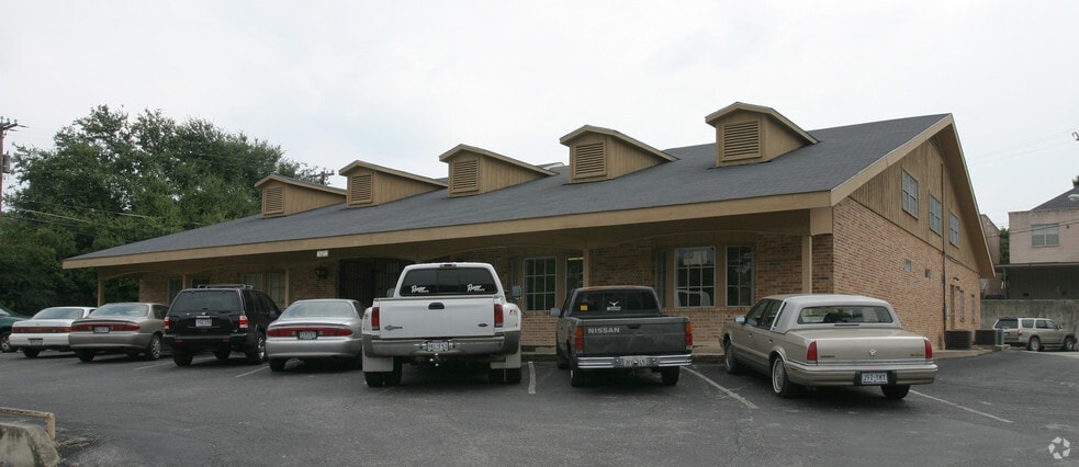 More Photos Of 6714 N New Braunfels Ave, San Antonio Office For Lease