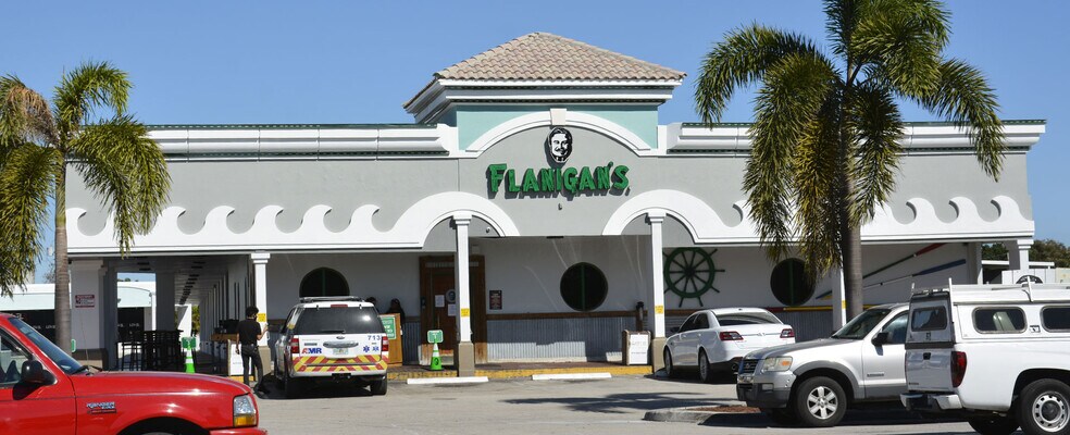 More Photos Of 2401-2499 10th Ave N, Lake Worth Unknown For Lease