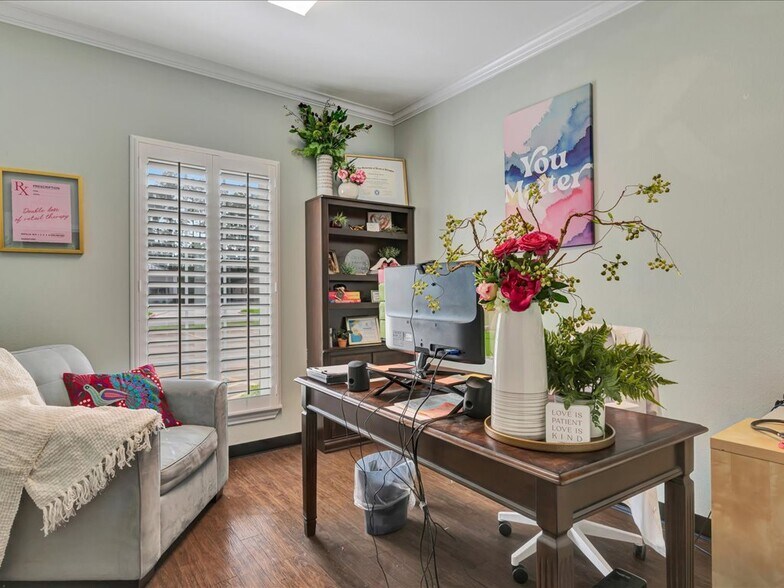More Photos Of 203 Christie Dr, Lufkin Healthcare For Sale