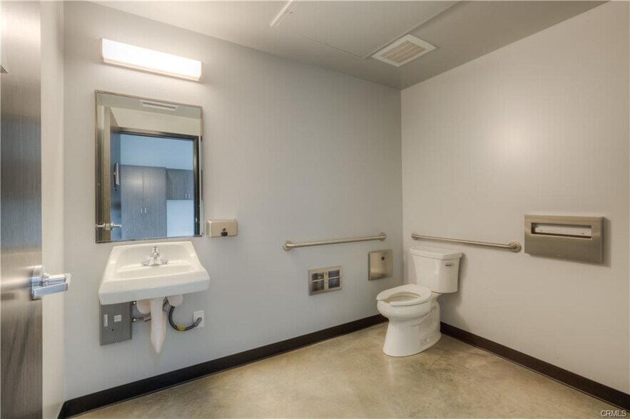 More Photos Of 2455 Beacon St, Chico Office For Lease