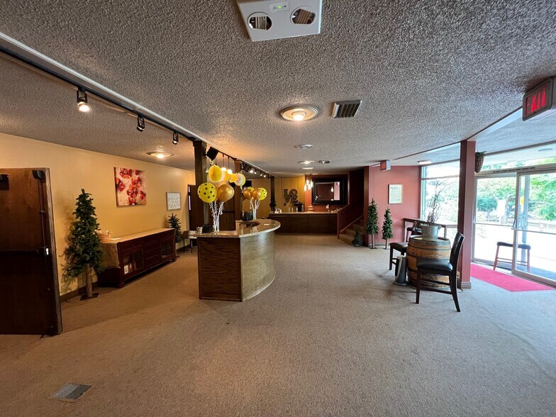 More Photos Of 125 SW Miles St, Portland Religious Facility For Sale