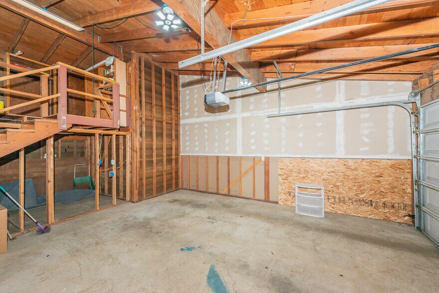 More Photos Of 30890 CA-3, Weaverville Office For Sale