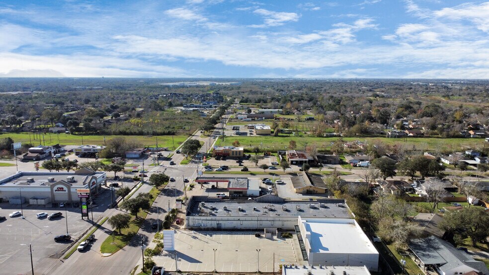 More Photos Of 4430 W Fuqua St, Houston Storefront For Lease