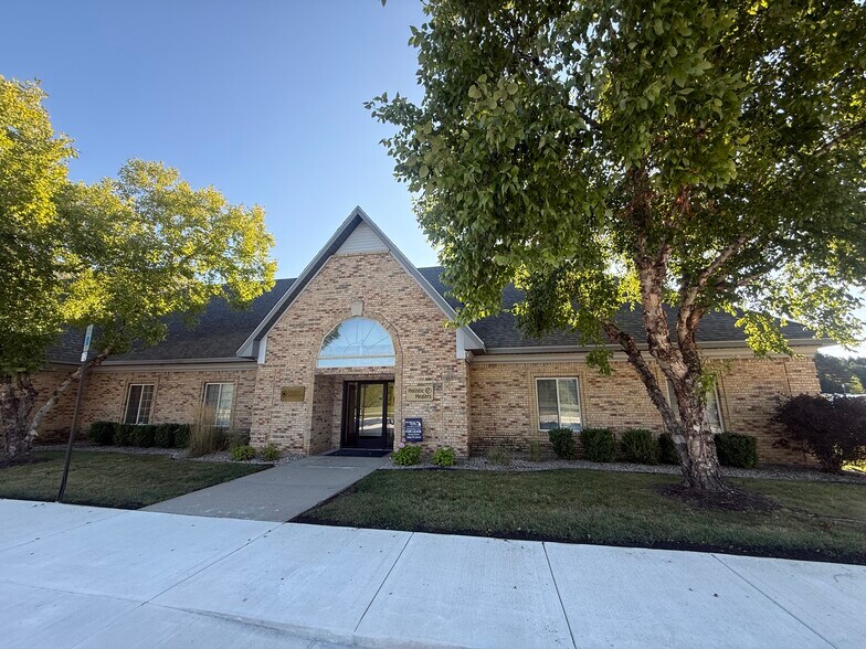 More Photos Of 2240 E Hill Rd, Grand Blanc Medical For Lease