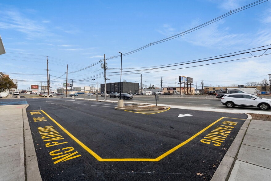 More Photos Of 328 State Rt 17, Carlstadt General Retail For Lease