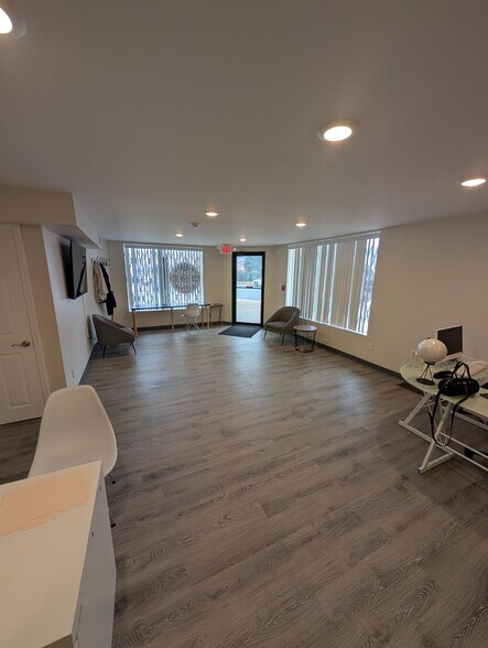 More Photos Of 7402 Drexel Rd, Philadelphia Storefront Retail Residential For Lease