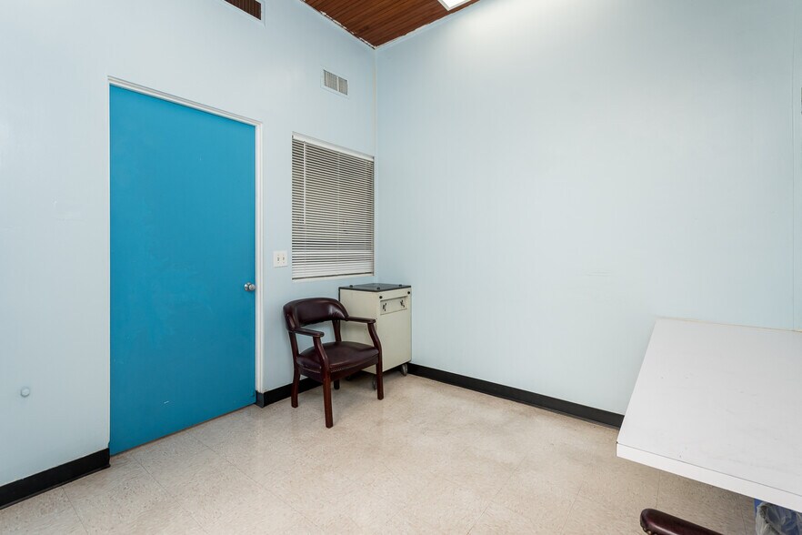 More Photos Of 1533 Alamitos Ave, Long Beach Medical For Sale