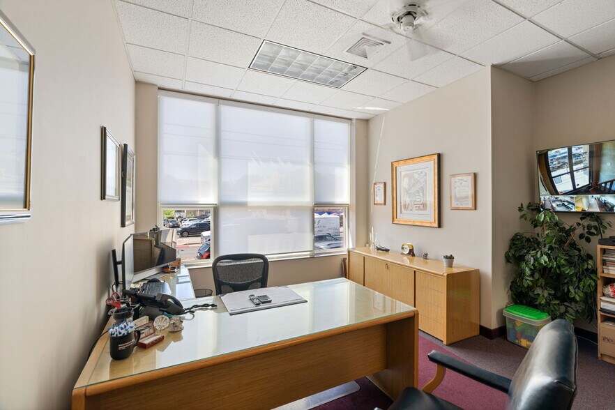 More Photos Of 1190 Hylan Blvd, Staten Island Office For Sale
