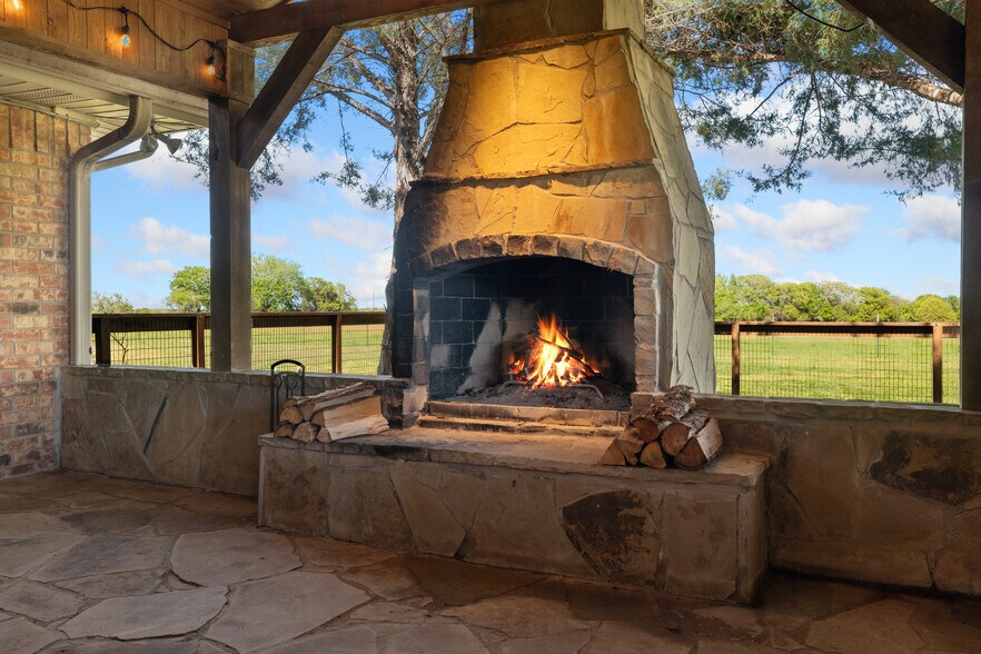 More Photos Of 622 Darwin Rd, Sunset Land For Sale