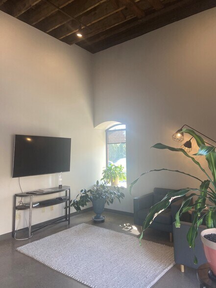 More Photos Of 2334 University Ave W, Saint Paul Office For Lease