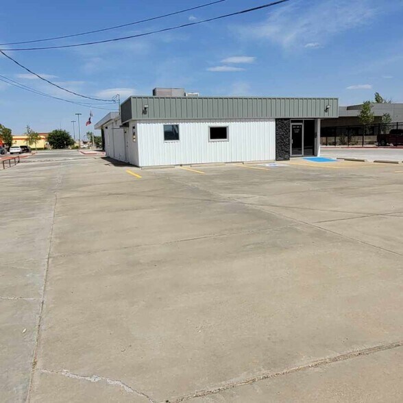 More Photos Of 5007 Avenue U, Lubbock Office For Lease