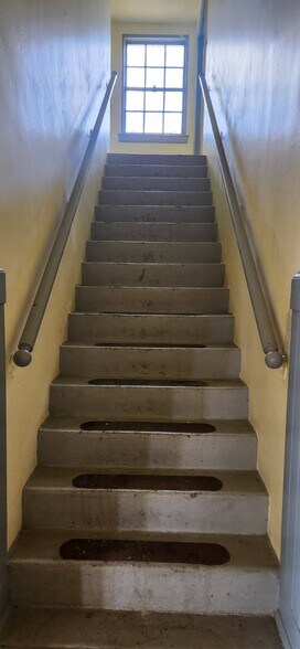 More Photos Of 224 N Oak St, Ukiah Office Residential For Sale