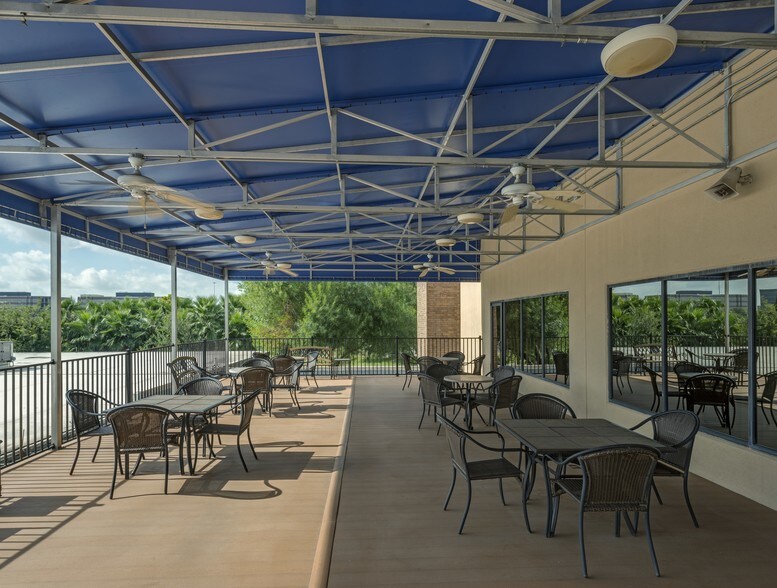 More Photos Of 16400 Park Row, Houston Office For Lease