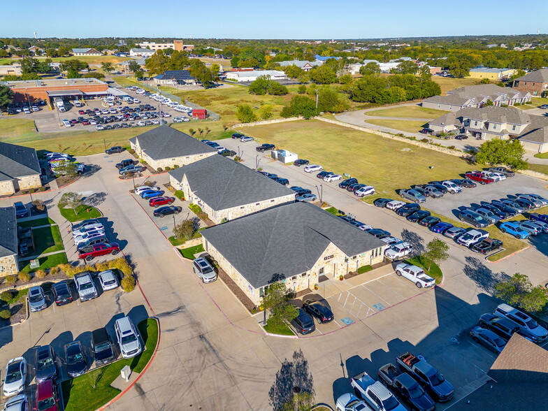 More Photos Of 949 Hilltop Dr, Weatherford Office For Lease