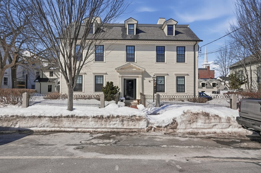 More Photos Of 28 Green St, Newburyport Unknown For Lease