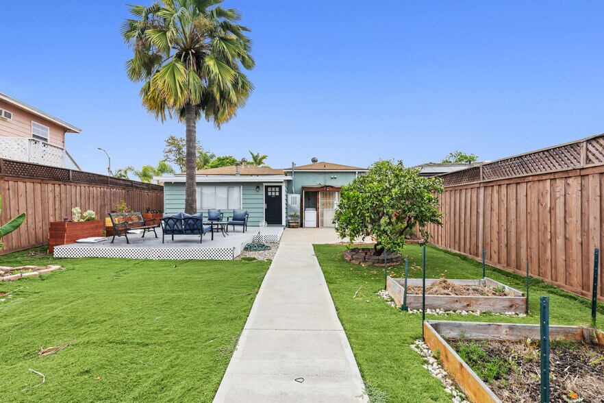 More Photos Of 4837 Castle Ave, San Diego Apartments For Sale