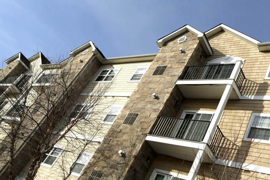 More Photos Of 415-419 Cedar Bridge Ave, Lakewood Apartments For Lease